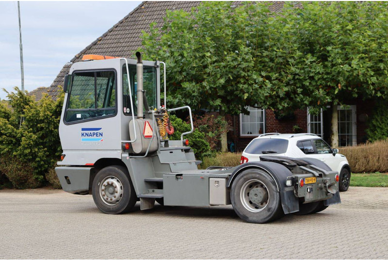 Terberg YT182 - Trattore terminale: foto 3 Terberg YT182 - Trattore terminale: foto 3