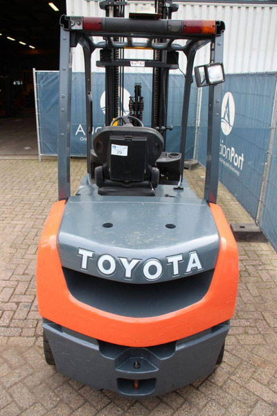 Toyota 02-8FDF30 - Carrello elevatore diesel: foto 4 Toyota 02-8FDF30 - Carrello elevatore diesel: foto 4