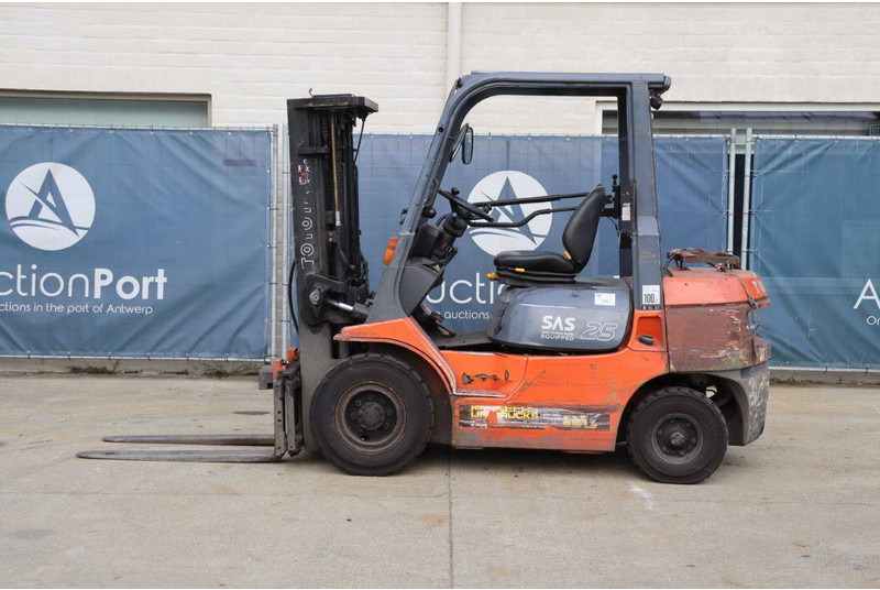 Toyota 42-7FGF25 - Carrello elevatore a gas: foto 2 Toyota 42-7FGF25 - Carrello elevatore a gas: foto 2