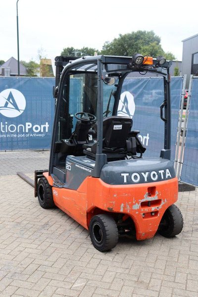 Toyota 8FBM20T - Carrello elevatore elettrico: foto 4 Toyota 8FBM20T - Carrello elevatore elettrico: foto 4