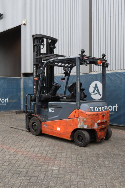 Toyota 8FBMT30 - Carrello elevatore elettrico: foto 4 Toyota 8FBMT30 - Carrello elevatore elettrico: foto 4