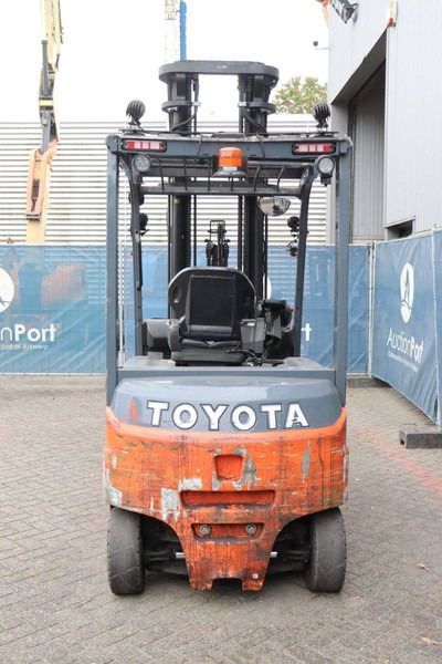 Toyota 8FBMT30 - Carrello elevatore elettrico: foto 5 Toyota 8FBMT30 - Carrello elevatore elettrico: foto 5