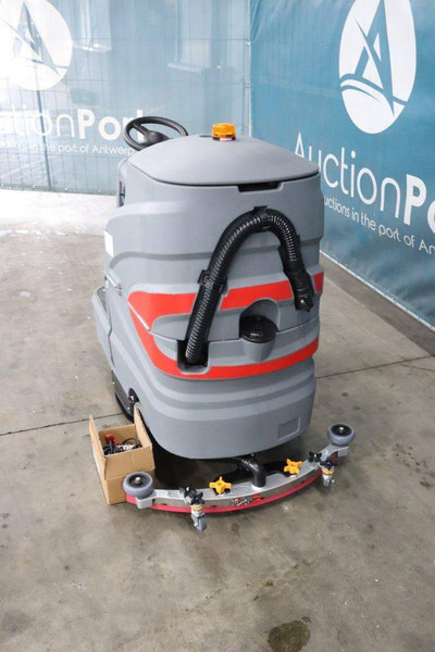 X-tra C70S - Lavasciuga pavimenti industriale: foto 4 X-tra C70S - Lavasciuga pavimenti industriale: foto 4