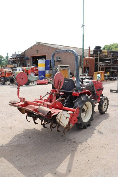 Yanmar - Trattore: foto 5 Yanmar - Trattore: foto 5