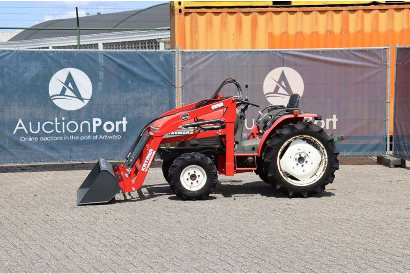 Yanmar F-2000 - Trattore: foto 1 Yanmar F-2000 - Trattore: foto 1