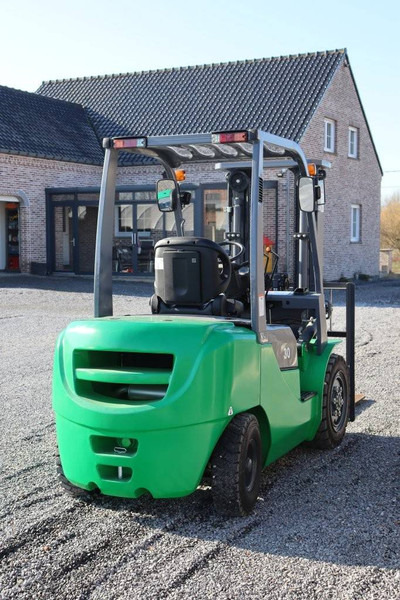 Yanmar FD30 - Carrello elevatore diesel: foto 5 Yanmar FD30 - Carrello elevatore diesel: foto 5