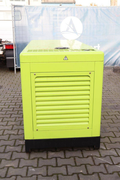 Compal power VG-R30 - Gruppo elettrogeno: foto 5 Compal power VG-R30 - Gruppo elettrogeno: foto 5