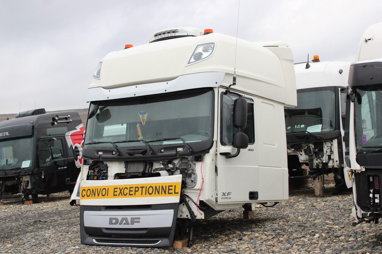 CABINA DAF XF106 SUPER SPACE CAB - Cabina per Camion: foto 2 CABINA DAF XF106 SUPER SPACE CAB - Cabina per Camion: foto 2