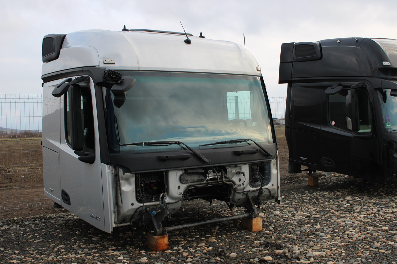 CABINA MERCEDES ACTROS MP4 STREAMSPACE 2.5 - Cabina per Camion: foto 2 CABINA MERCEDES ACTROS MP4 STREAMSPACE 2.5 - Cabina per Camion: foto 2