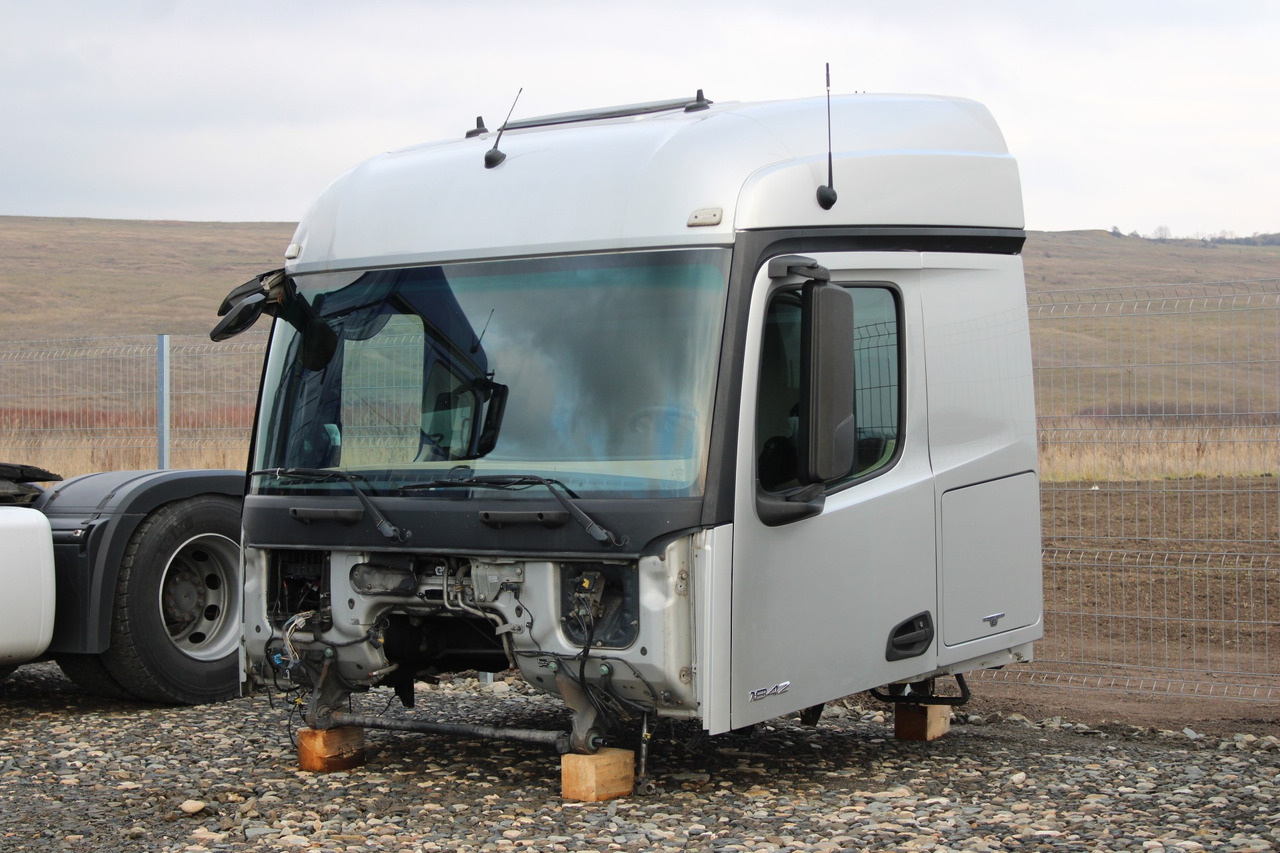 CABINA MERCEDES ACTROS MP4 STREAMSPACE 2.5 - Cabina per Camion: foto 3 CABINA MERCEDES ACTROS MP4 STREAMSPACE 2.5 - Cabina per Camion: foto 3