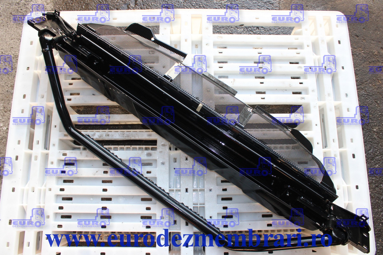 SCARA FRONTALA MAN TGS TG3 81.41610.5807, 81.41610.5788, 81.41614.0361 - Paraurto per Camion: foto 2 SCARA FRONTALA MAN TGS TG3 81.41610.5807, 81.41610.5788, 81.41614.0361 - Paraurto per Camion: foto 2