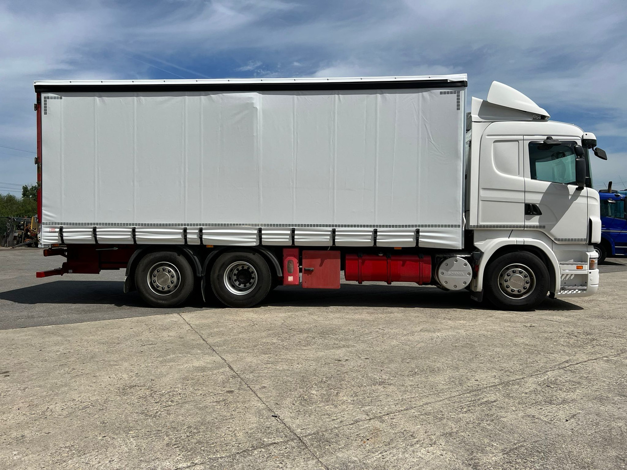 CAMION SCANIA 380 CON CARRETILLA MOFFET M4 - Camion centinato: foto 3 CAMION SCANIA 380 CON CARRETILLA MOFFET M4 - Camion centinato: foto 3