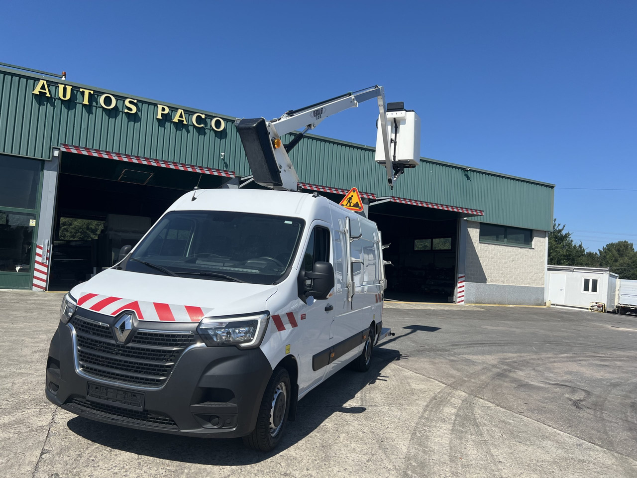 FURGON CON CESTA RENAULT MASTER - Piattaforma autocarrata: foto 2 FURGON CON CESTA RENAULT MASTER - Piattaforma autocarrata: foto 2