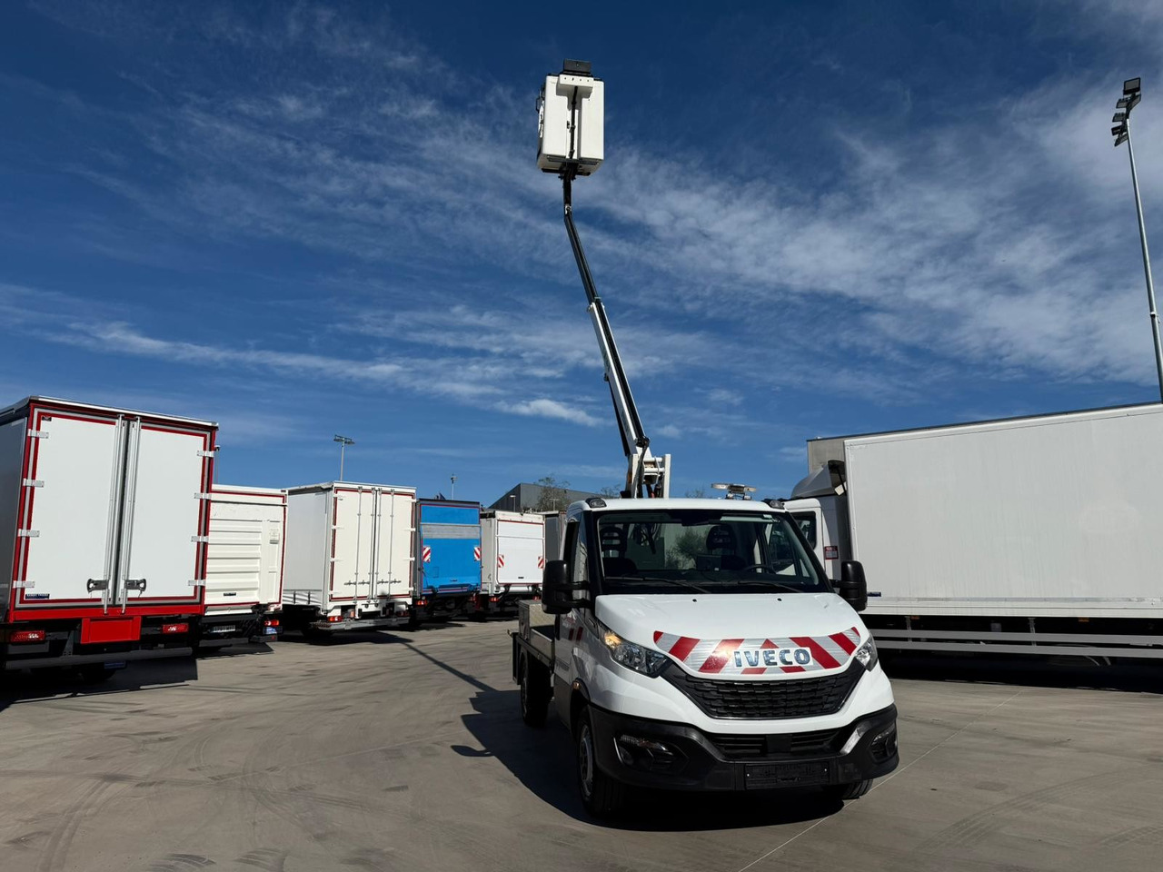 IVECO 35S14 Daily E6 (Basket) - Piattaforma autocarrata: foto 4 IVECO 35S14 Daily E6 (Basket) - Piattaforma autocarrata: foto 4