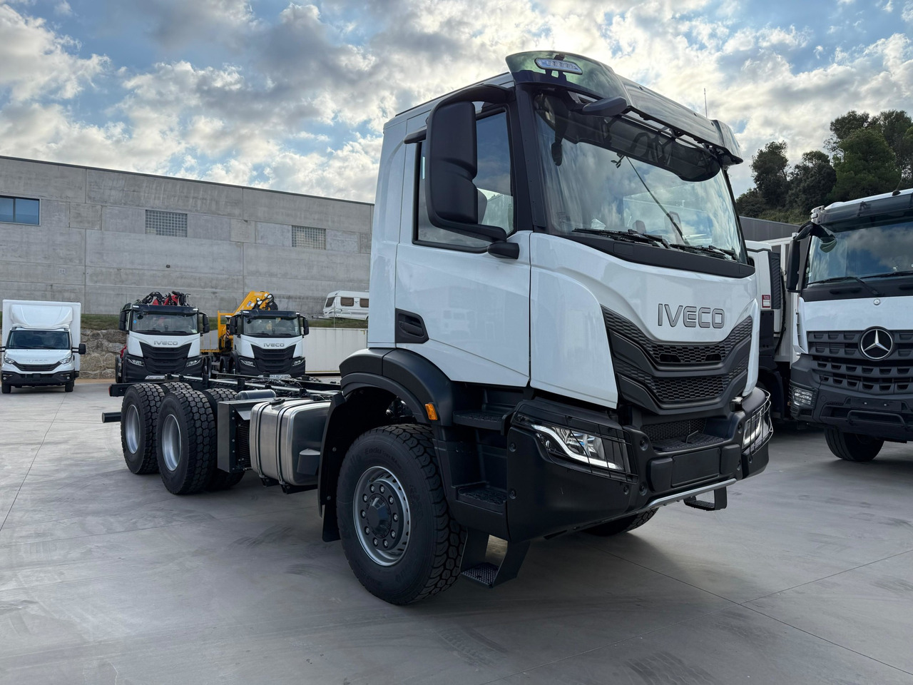 IVECO AD300X46Z OFF X-Way E6 (Chassis) - Autocarro telaio: foto 2 IVECO AD300X46Z OFF X-Way E6 (Chassis) - Autocarro telaio: foto 2
