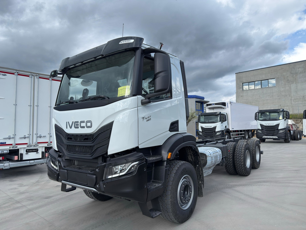 IVECO AD380T46 6x4 E6 (Chassis) - Autocarro telaio: foto 1 IVECO AD380T46 6x4 E6 (Chassis) - Autocarro telaio: foto 1