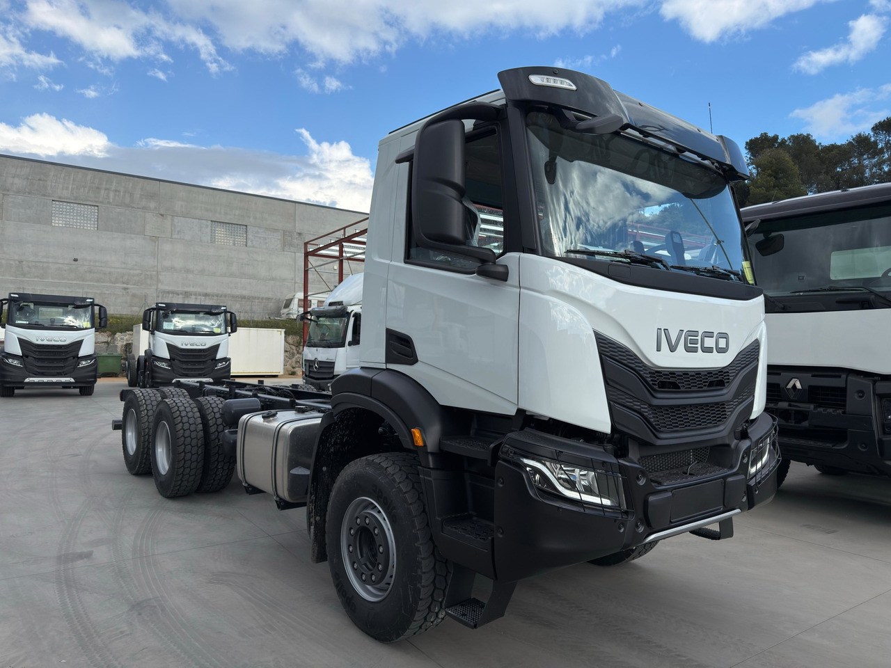 IVECO AD380T46 6x4 E6 (Chassis) - Autocarro telaio: foto 2 IVECO AD380T46 6x4 E6 (Chassis) - Autocarro telaio: foto 2