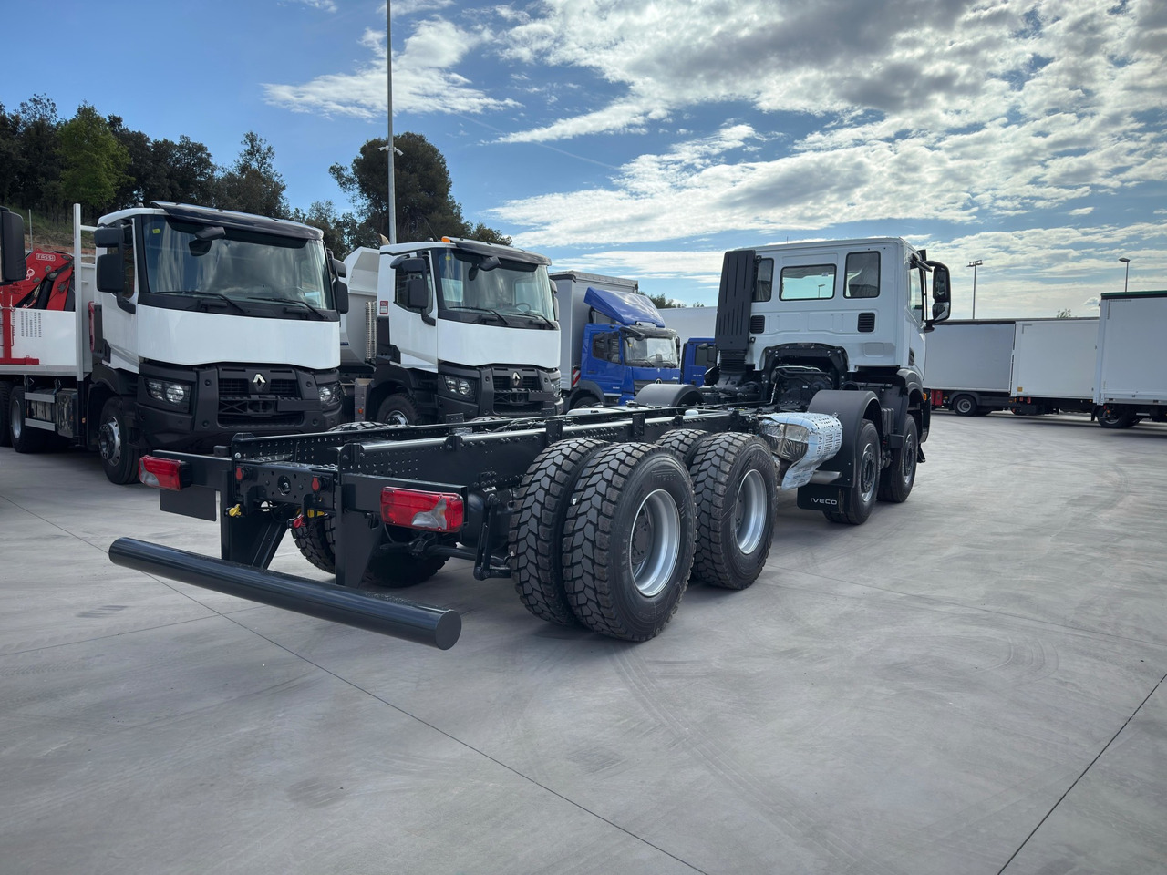 IVECO AD410T50 T-WAY 8x4 E6 (Chassis) - Autocarro telaio: foto 5 IVECO AD410T50 T-WAY 8x4 E6 (Chassis) - Autocarro telaio: foto 5