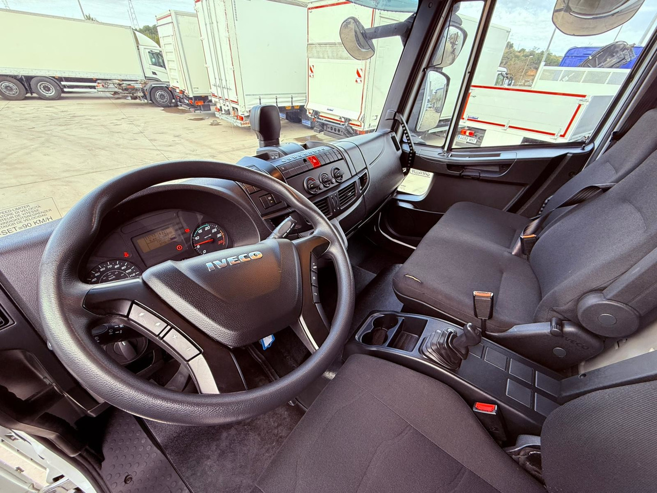 IVECO ML120E22 Eurocargo E6 (Tauliner) - Camion centinato: foto 4 IVECO ML120E22 Eurocargo E6 (Tauliner) - Camion centinato: foto 4