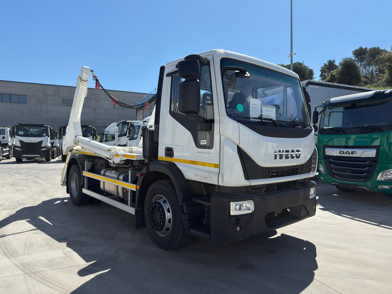 IVECO ML190E28L Eurocargo E6 (Track Equipment) - Autocarro multibenna: foto 2 IVECO ML190E28L Eurocargo E6 (Track Equipment) - Autocarro multibenna: foto 2