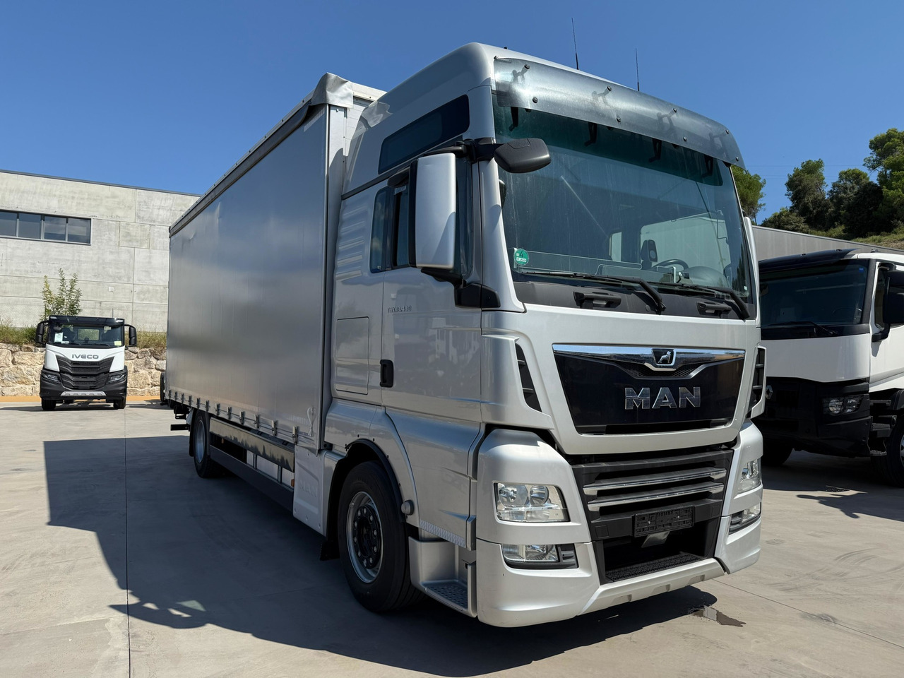 MAN 18.430 LL TGX E6 (Tauliner) - Camion centinato: foto 2 MAN 18.430 LL TGX E6 (Tauliner) - Camion centinato: foto 2