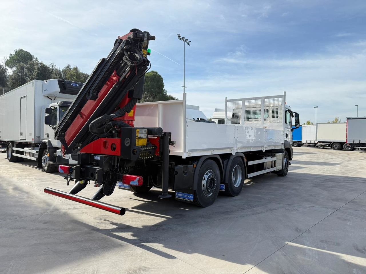 MAN 26.320 BL TGS E6 (Platform and Crane) - Autocarro con pianale/ Cassone fisso, Camion con gru: foto 3 MAN 26.320 BL TGS E6 (Platform and Crane) - Autocarro con pianale/ Cassone fisso, Camion con gru: foto 3