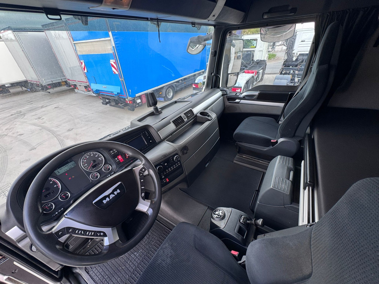 MAN 26.360 L TGX E6 (Tauliner) - Camion centinato: foto 5 MAN 26.360 L TGX E6 (Tauliner) - Camion centinato: foto 5