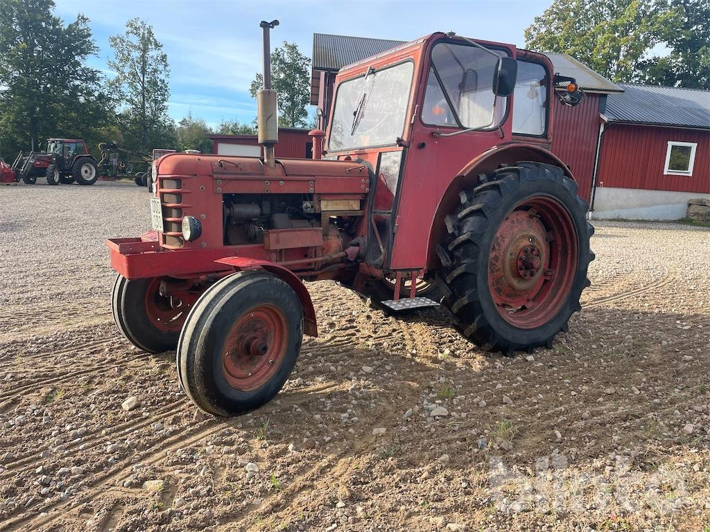 BM VOLVO 350 - Trattore: foto 1 BM VOLVO 350 - Trattore: foto 1