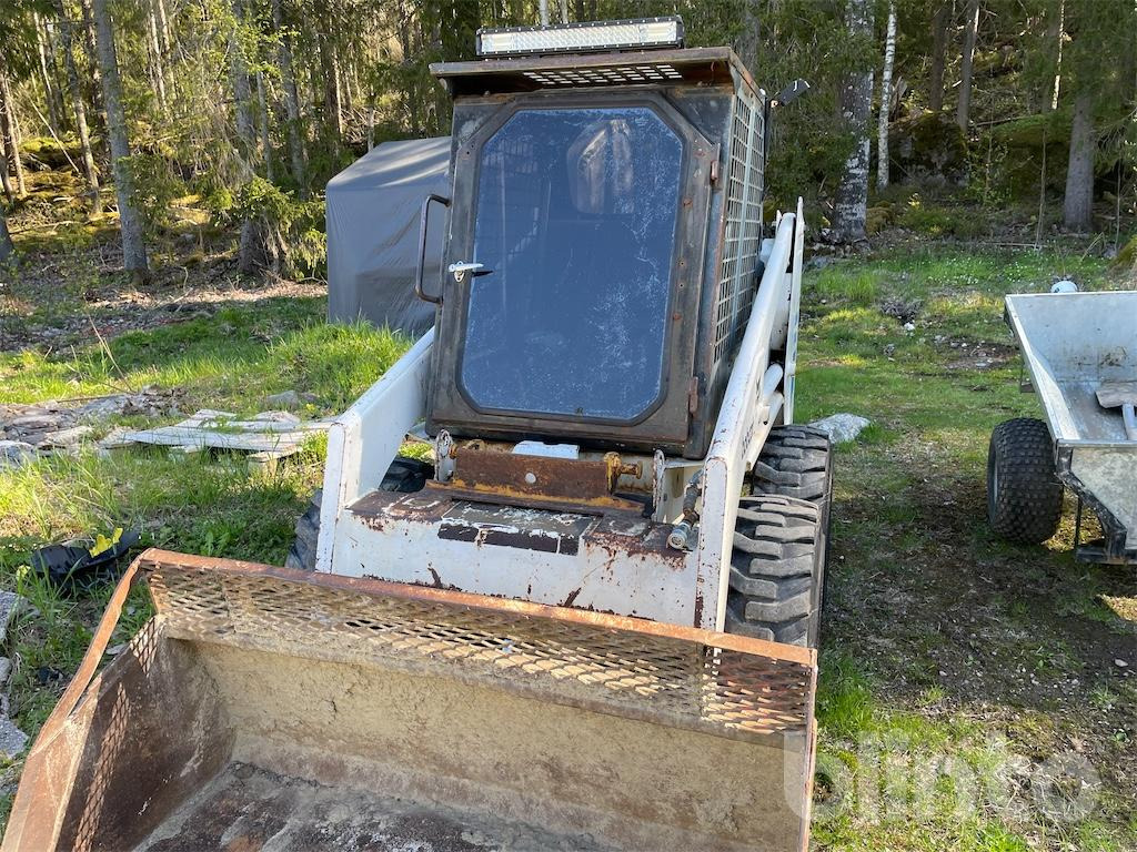 Bobcat 743 med utrustning - Minipala: foto 1 Bobcat 743 med utrustning - Minipala: foto 1