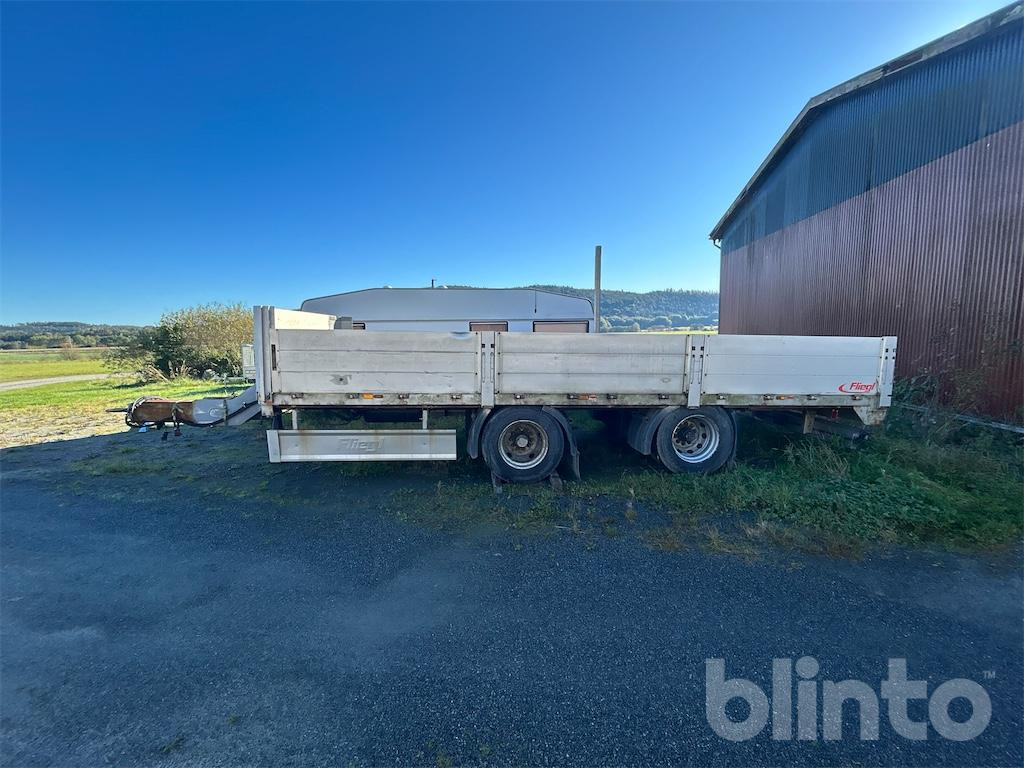 FLIEGL FLT 220 - Rimorchio pianale/ Cassonato: foto 1 FLIEGL FLT 220 - Rimorchio pianale/ Cassonato: foto 1