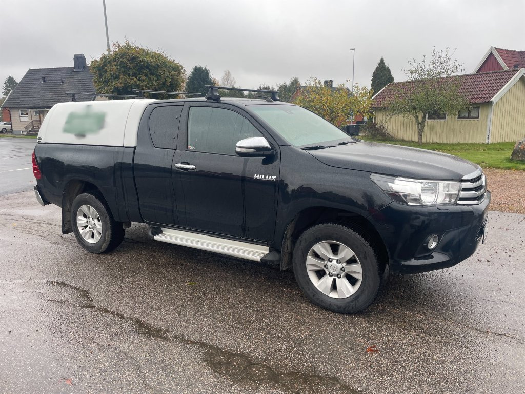 TOYOTA Hilux - Furgone: foto 2 TOYOTA Hilux - Furgone: foto 2