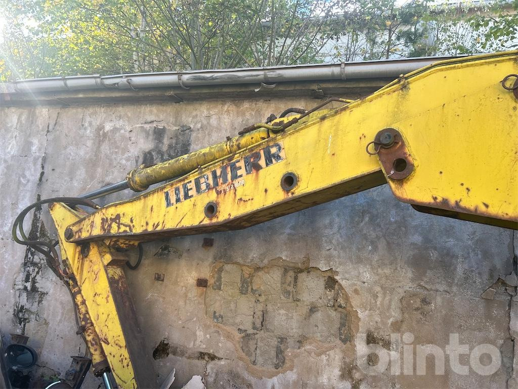 Escavatore gommato Liebherr A901: foto 10