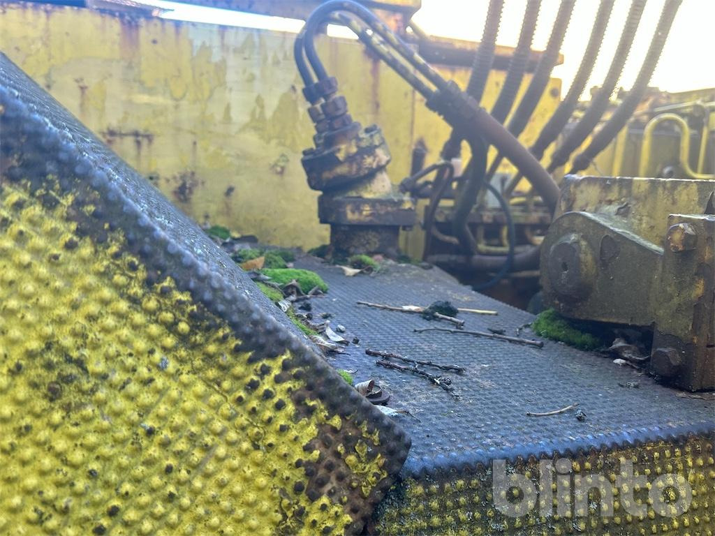 Escavatore gommato Liebherr A901: foto 12