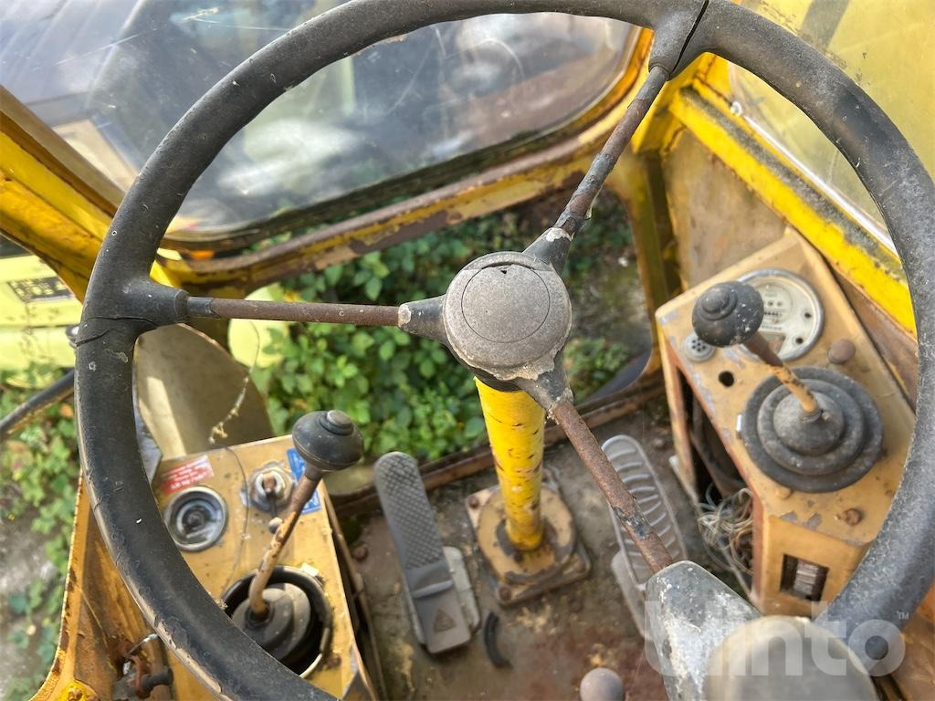 Escavatore gommato Liebherr A901: foto 46