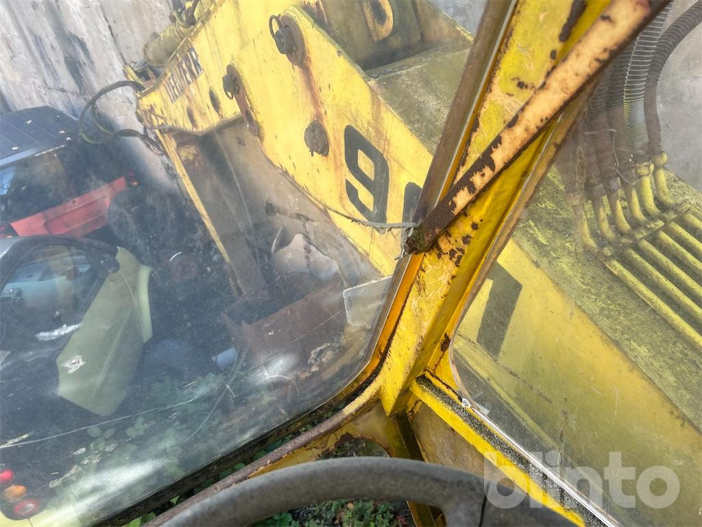 Escavatore gommato Liebherr A901: foto 44