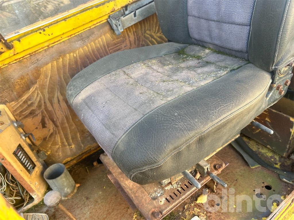 Escavatore gommato Liebherr A901: foto 31