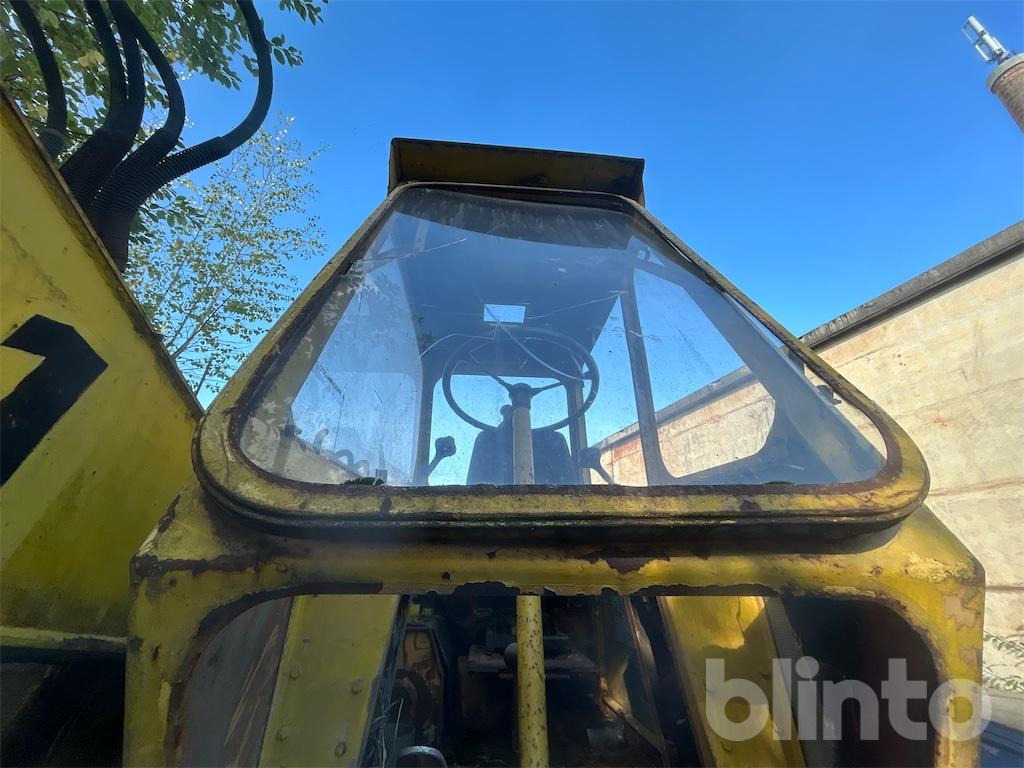 Escavatore gommato Liebherr A901: foto 24