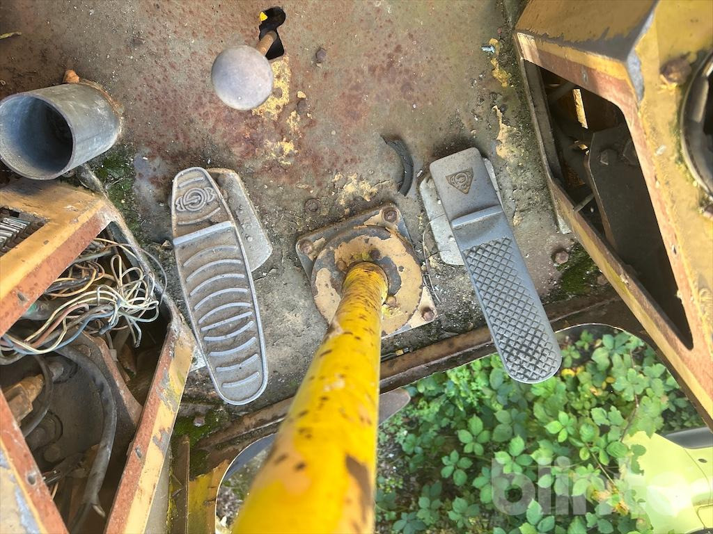 Escavatore gommato Liebherr A901: foto 47