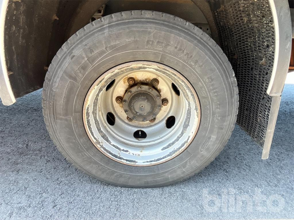 Autocarro furgonato MAN: foto 15