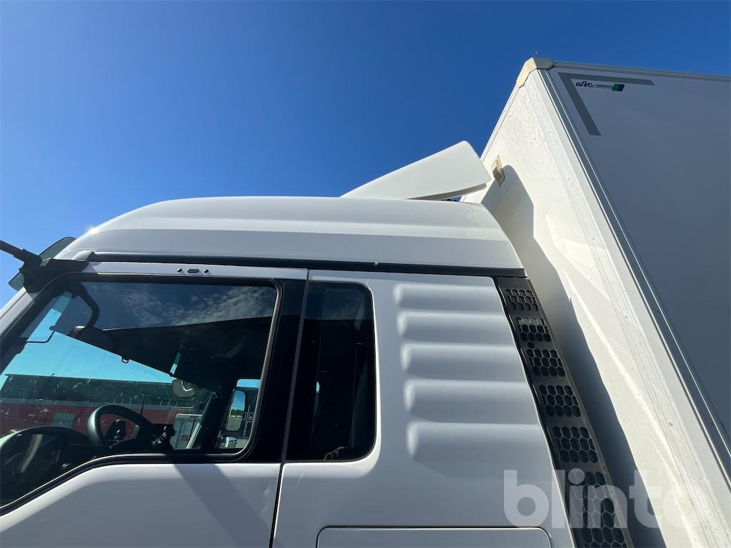 Autocarro furgonato MAN: foto 26