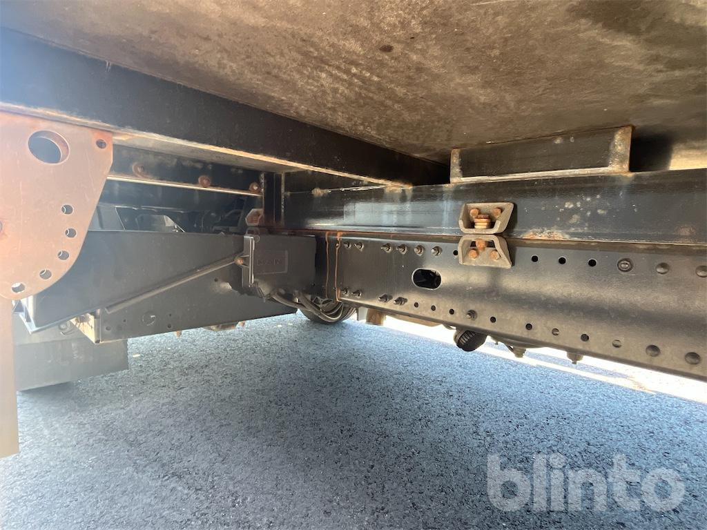 Autocarro furgonato MAN: foto 22