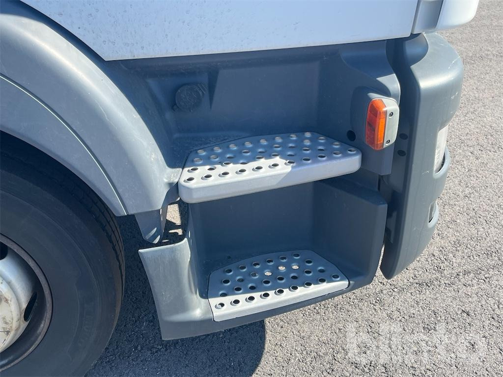 Autocarro furgonato MAN: foto 45