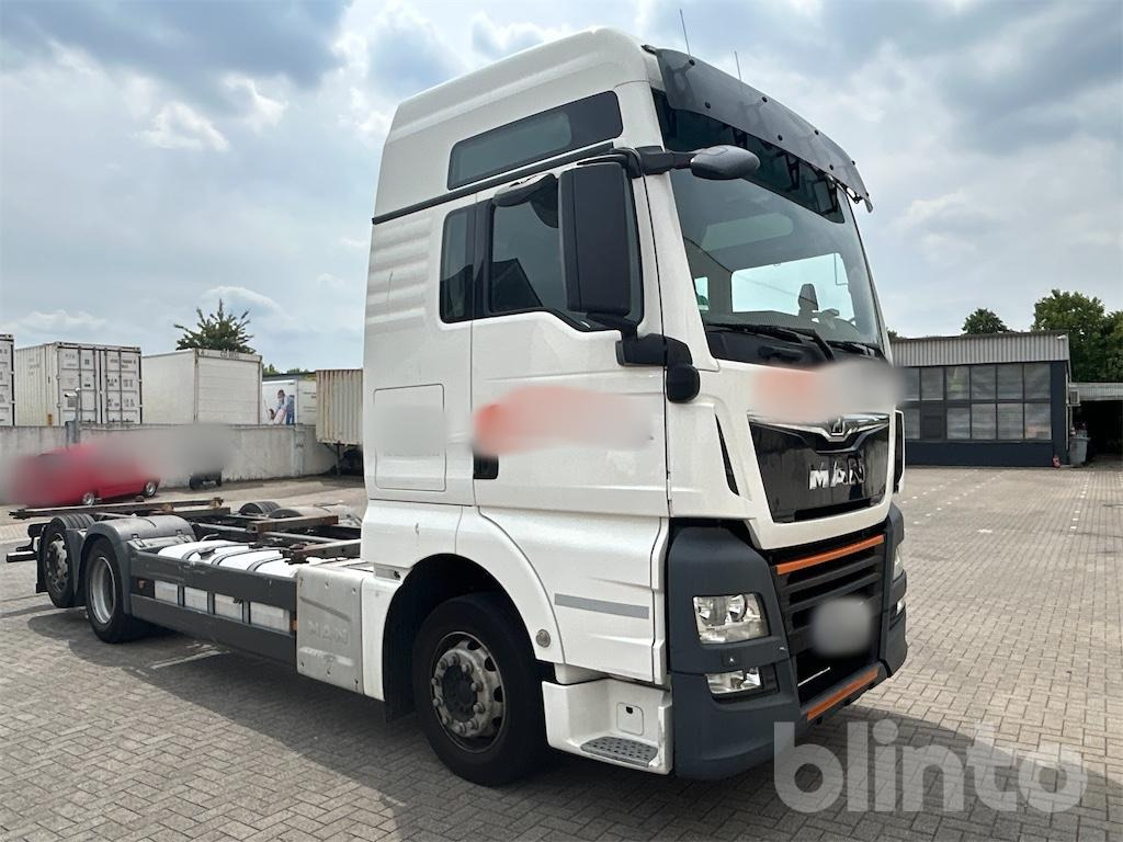 MAN TGX 26.400 6X2-4 LL - Autocarro portacontainer/ Caisse interchangeable: foto 2 MAN TGX 26.400 6X2-4 LL - Autocarro portacontainer/ Caisse interchangeable: foto 2