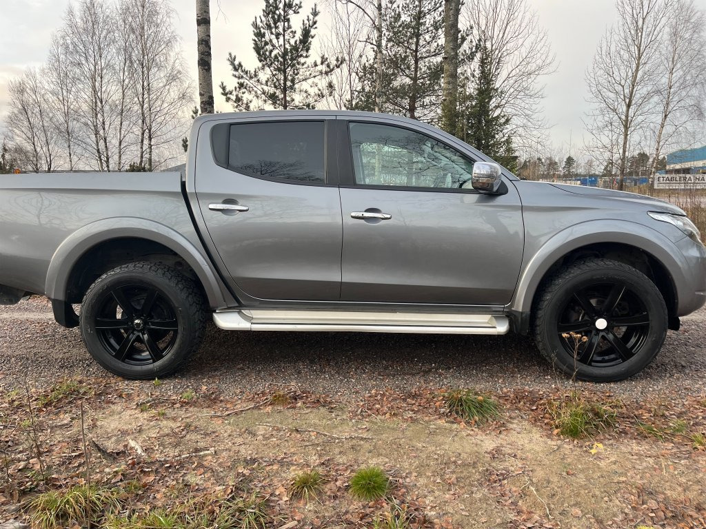 MITSUBISHI L200 - Pick-up: foto 4 MITSUBISHI L200 - Pick-up: foto 4