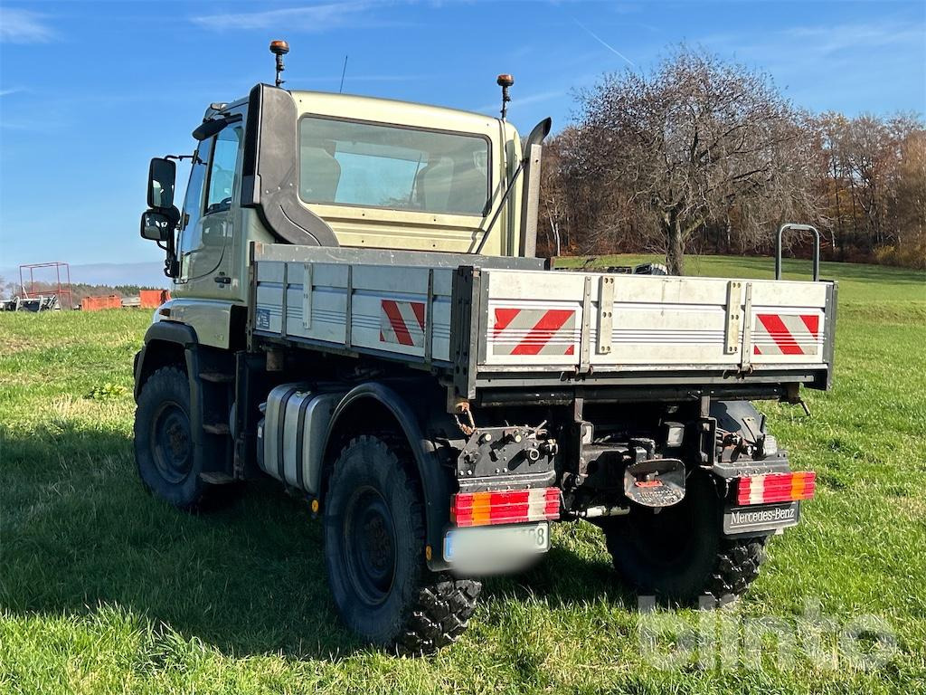 Mercedes-Benz U300 (2010) - Autocarro con pianale/ Cassone fisso: foto 4 Mercedes-Benz U300 (2010) - Autocarro con pianale/ Cassone fisso: foto 4