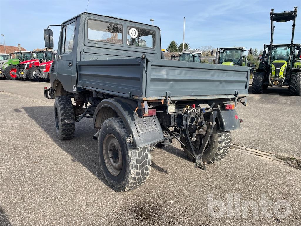 Mercedes Benz Unimog 424 (1981) - Autocarro con pianale/ Cassone fisso: foto 4 Mercedes Benz Unimog 424 (1981) - Autocarro con pianale/ Cassone fisso: foto 4