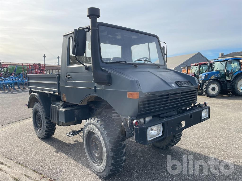 Mercedes Benz Unimog 424 (1981) - Autocarro con pianale/ Cassone fisso: foto 2 Mercedes Benz Unimog 424 (1981) - Autocarro con pianale/ Cassone fisso: foto 2