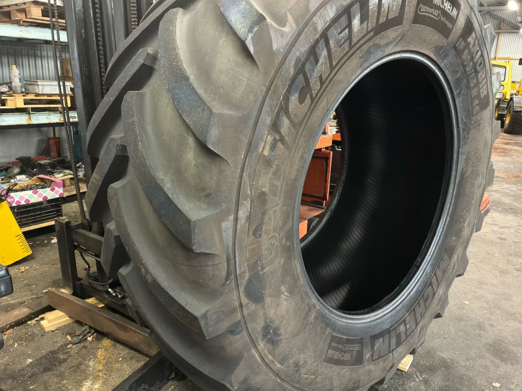 Michelin 900/65R46 - Pneumatico per Trattore: foto 3 Michelin 900/65R46 - Pneumatico per Trattore: foto 3