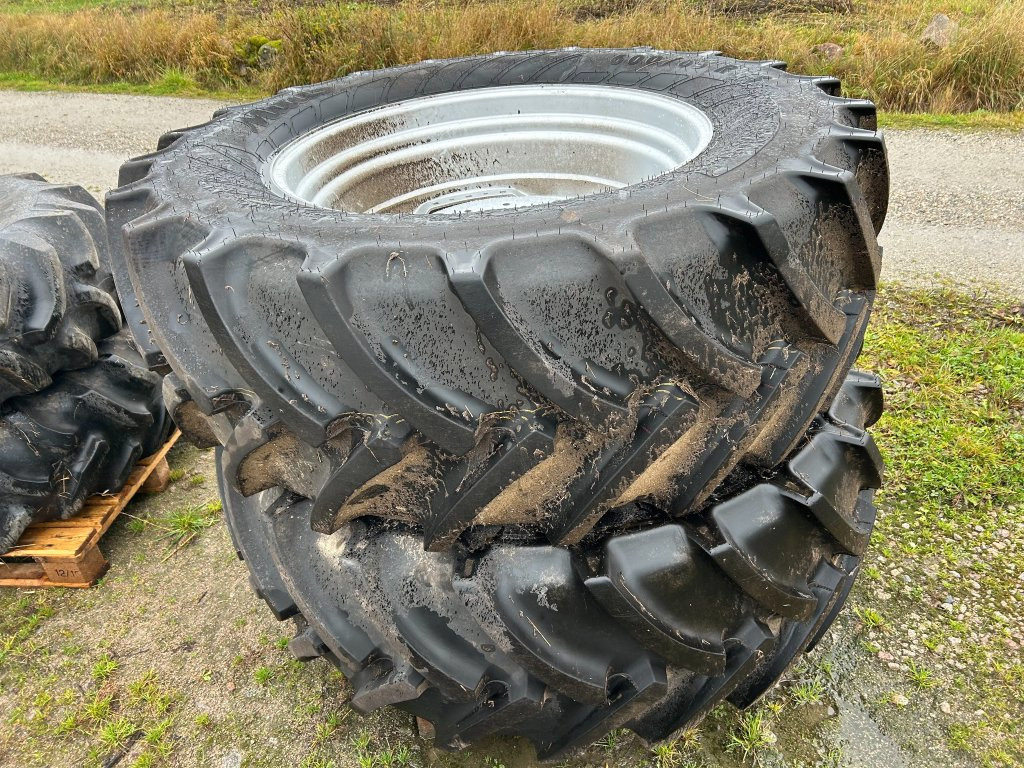 Mitas 600/65 R38 - Ruota completa per Macchina agricola: foto 1 Mitas 600/65 R38 - Ruota completa per Macchina agricola: foto 1