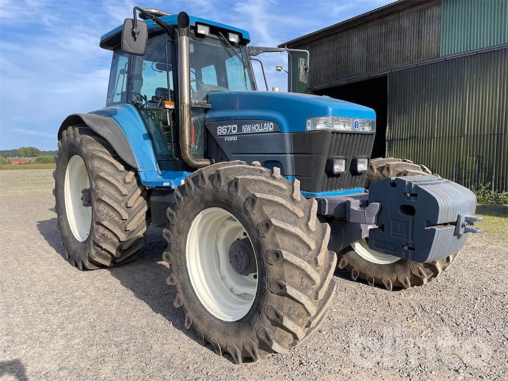 NEW HOLLAND 8670 4WD - Trattore: foto 2 NEW HOLLAND 8670 4WD - Trattore: foto 2